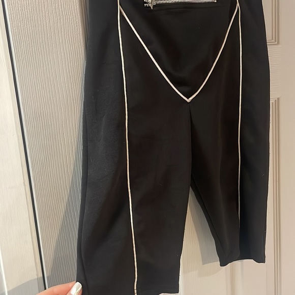 Pretty little thing, biker shorts, size small, with white lining - Picture 3 of 6